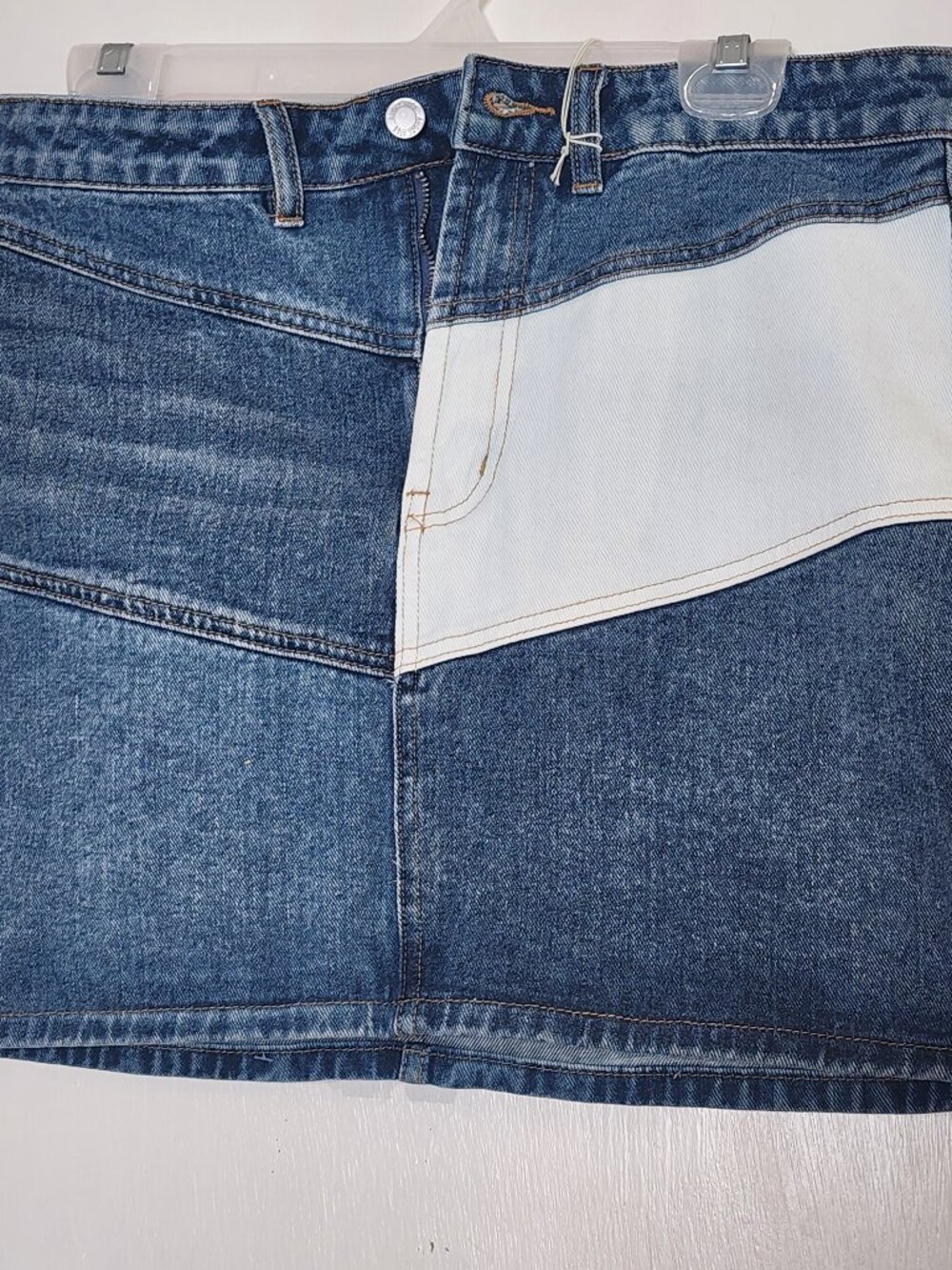 Angel Kiss Women's Patchwork Denim Mini Skirt Blue White Zip Size Large - NWT